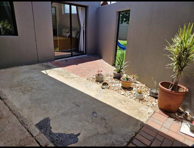 1 BEDROOM PROPERTY TO RENT IN WESTDENE